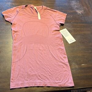 NWT Lululemon Swiftly Mauve Short Sleeve, 6